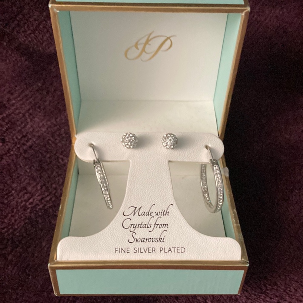 Jenni Park earrings set of two